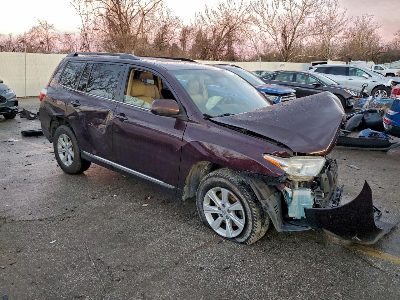 2013 TOYOTA HIGHLANDER BASE photo 4