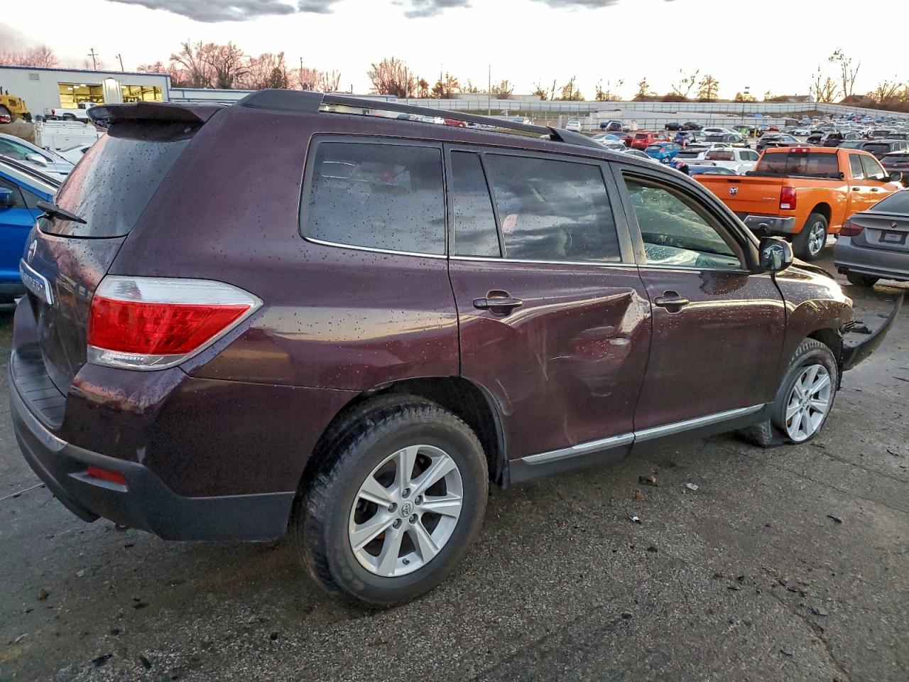 2013 TOYOTA HIGHLANDER BASE photo 3