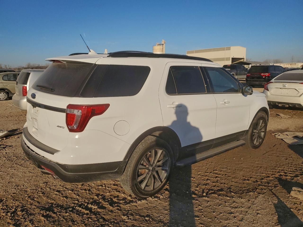 2018 FORD EXPLORER XLT photo 5