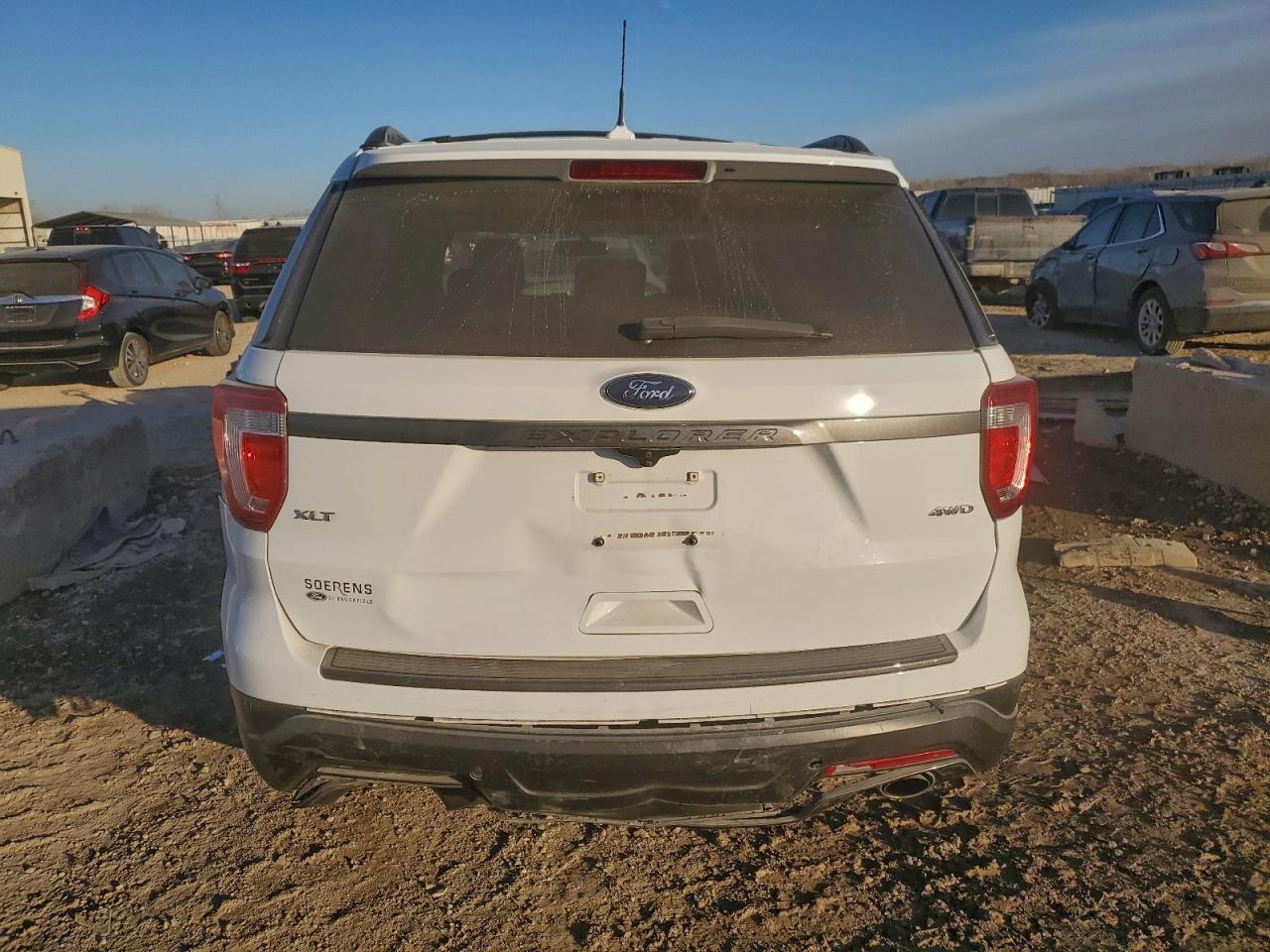 2018 FORD EXPLORER XLT photo 11