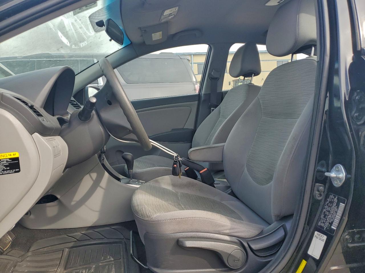 2017 HYUNDAI ACCENT SE photo 13