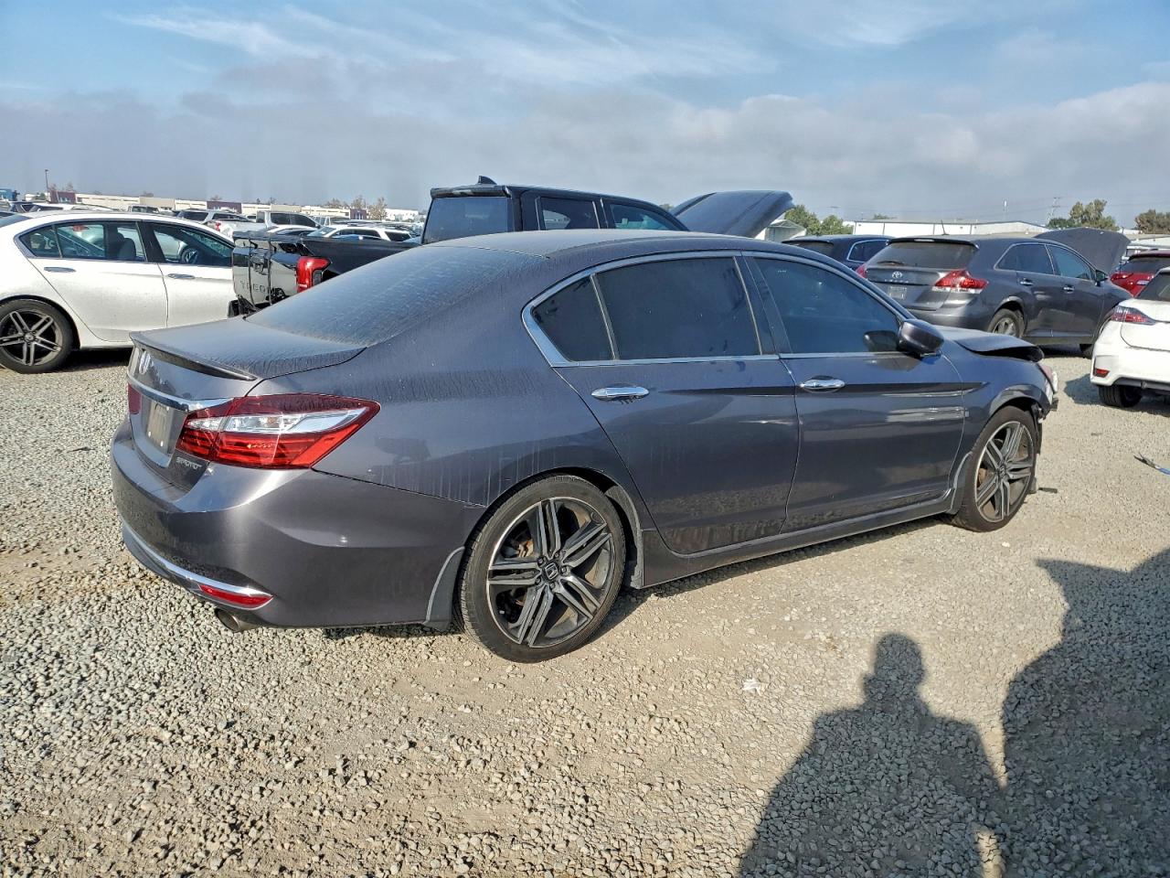2017 HONDA ACCORD SPORT photo 3