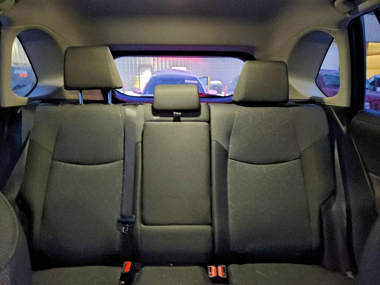2025 TOYOTA RAV4 XLE photo 37