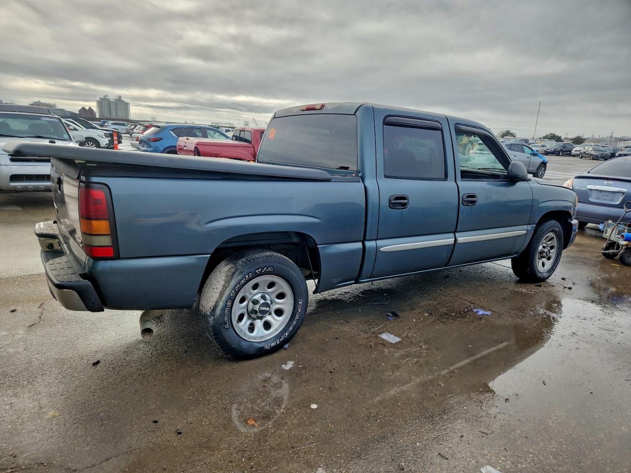 2006 GMC NEW SIERRA C1500 photo 3