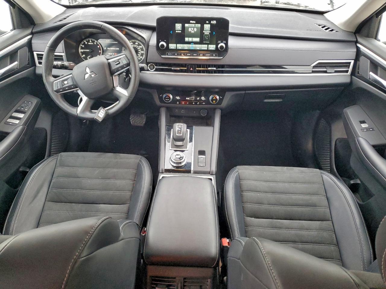 2024 MITSUBISHI OUTLANDER SE photo 8
