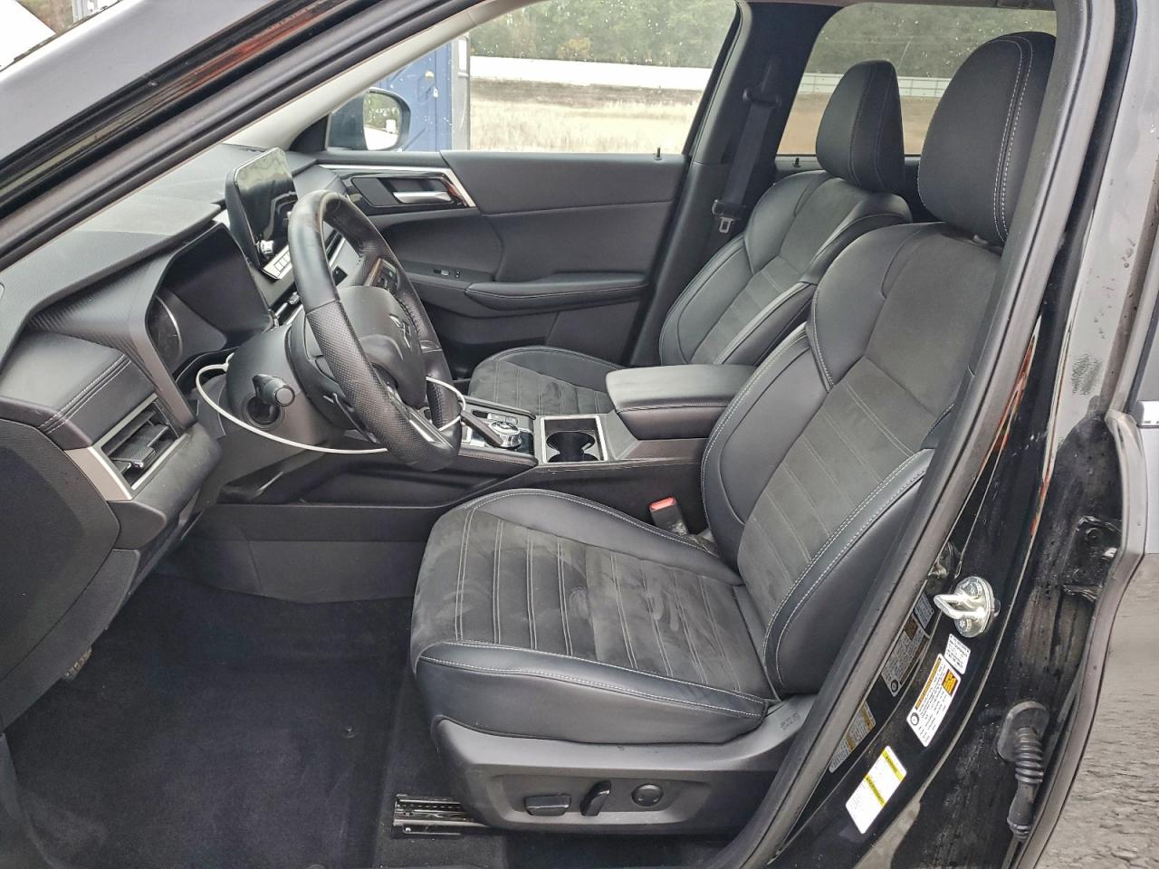 2024 MITSUBISHI OUTLANDER SE photo 7