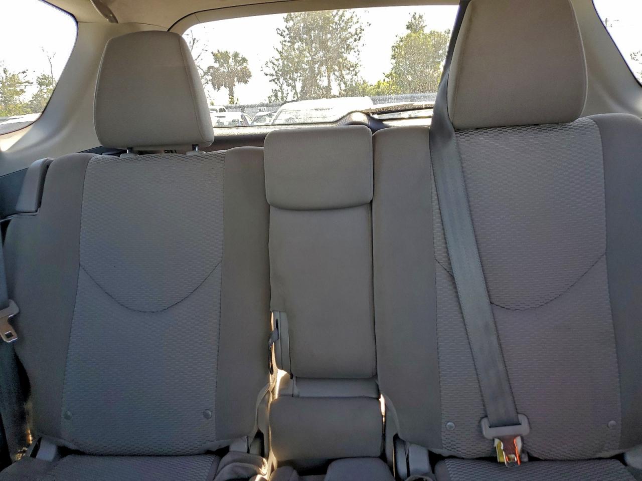 2012 TOYOTA RAV4 photo 10