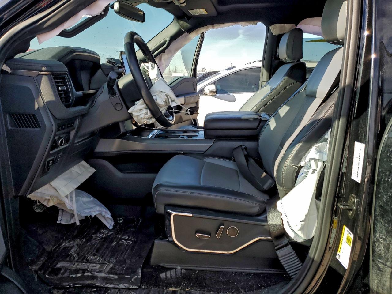 2023 FORD F150 LIGHTNING PRO photo 13