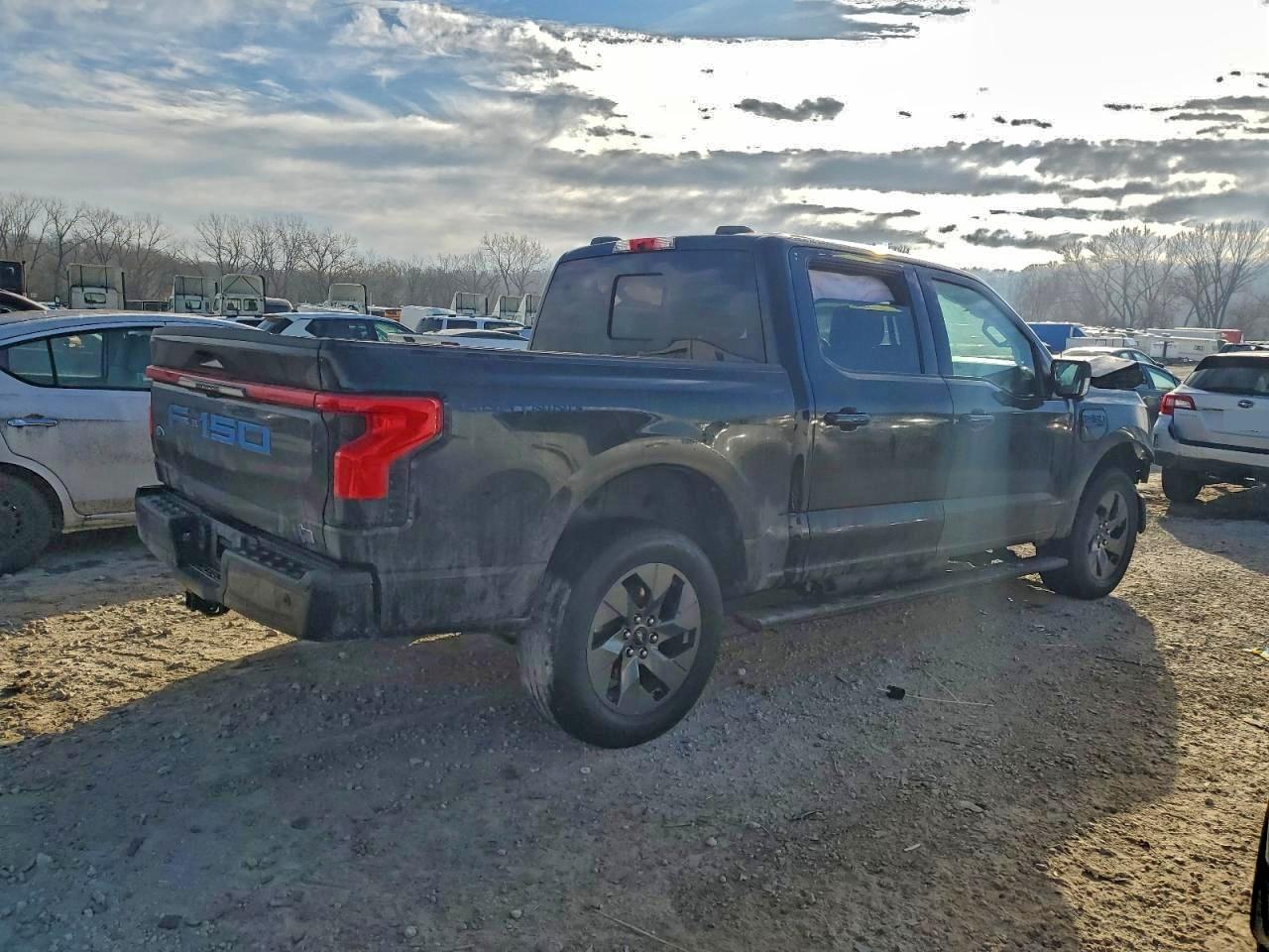 2023 FORD F150 LIGHTNING PRO photo 5