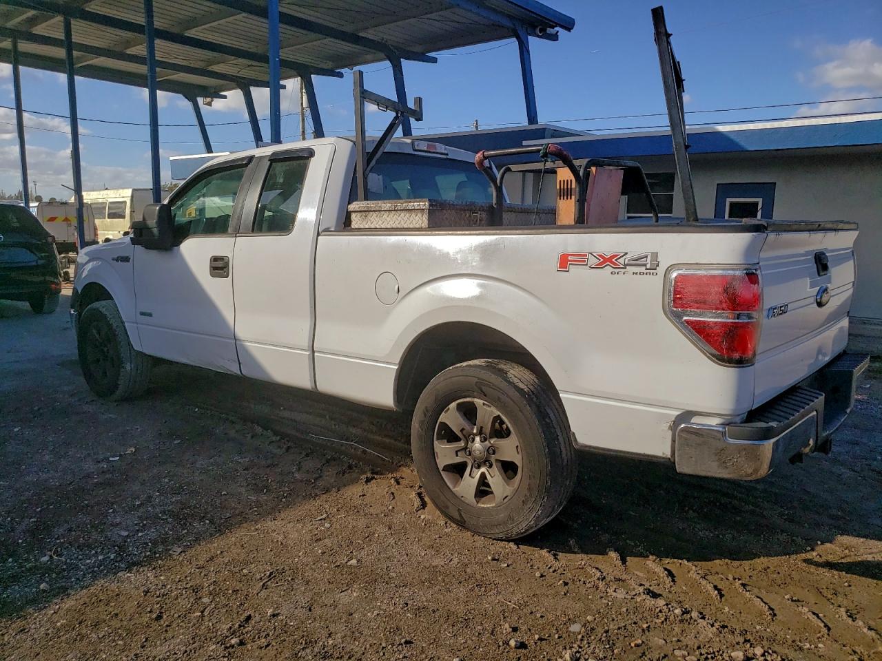 2013 FORD F150 SUPER CAB photo 2