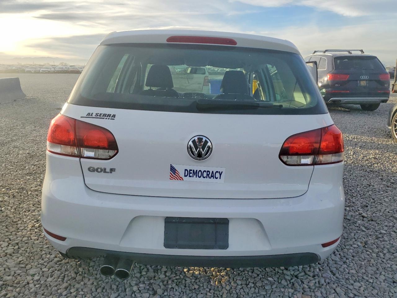 2011 VOLKSWAGEN GOLF photo 6