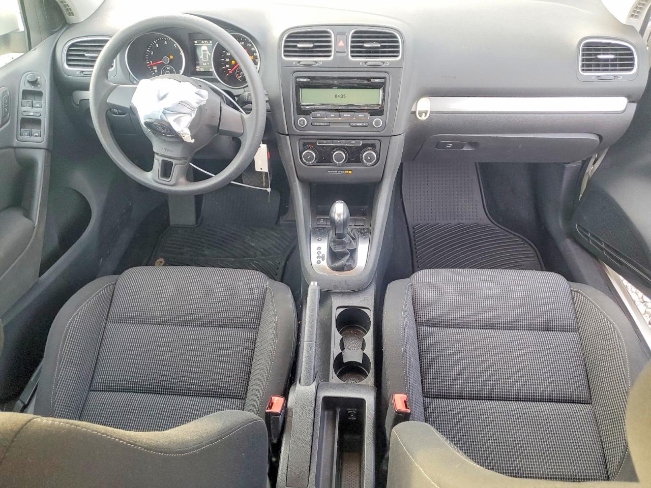 2011 VOLKSWAGEN GOLF photo 8