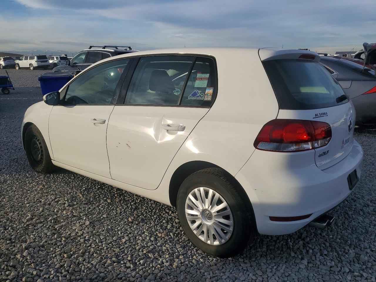 2011 VOLKSWAGEN GOLF photo 2