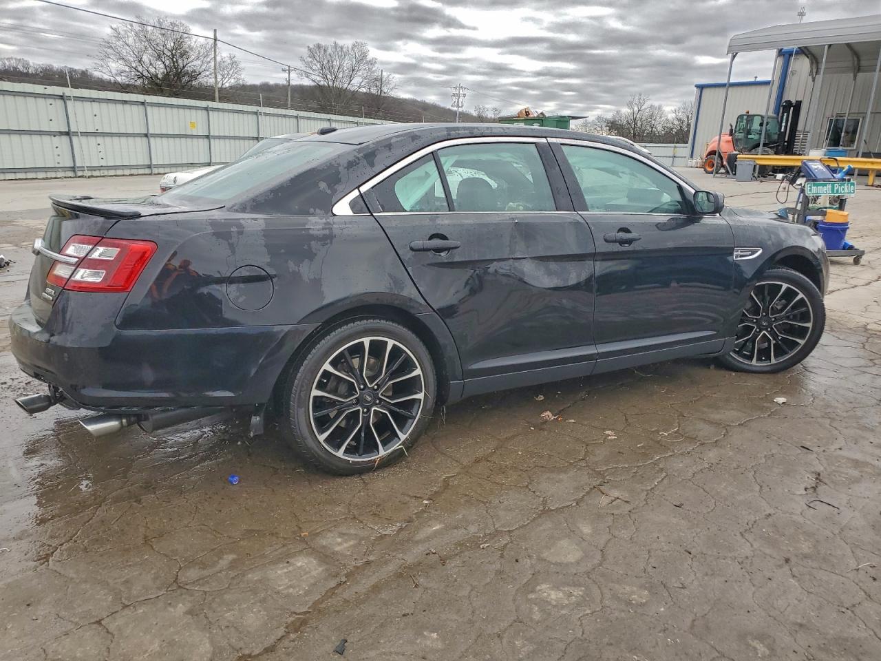 2018 FORD TAURUS SEL photo 3