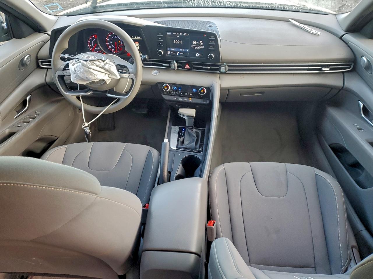 2021 HYUNDAI ELANTRA SEL photo 8