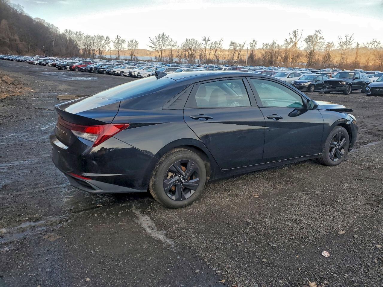 2021 HYUNDAI ELANTRA SEL photo 3