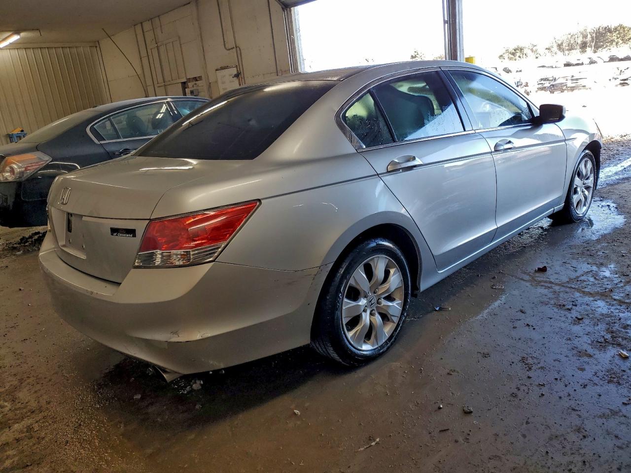 2010 HONDA ACCORD LXP photo 3