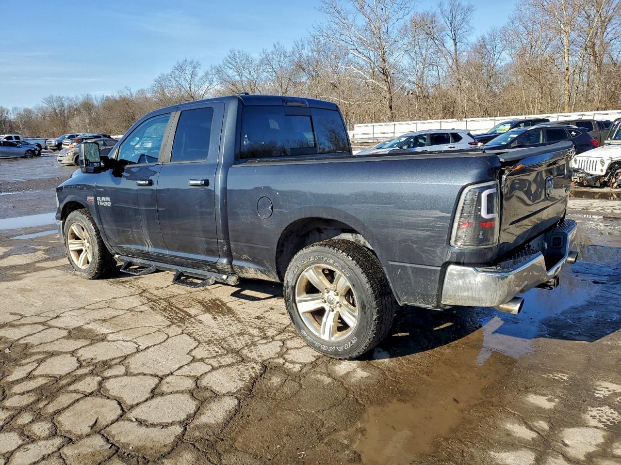 2014 RAM 1500 SLT photo 3