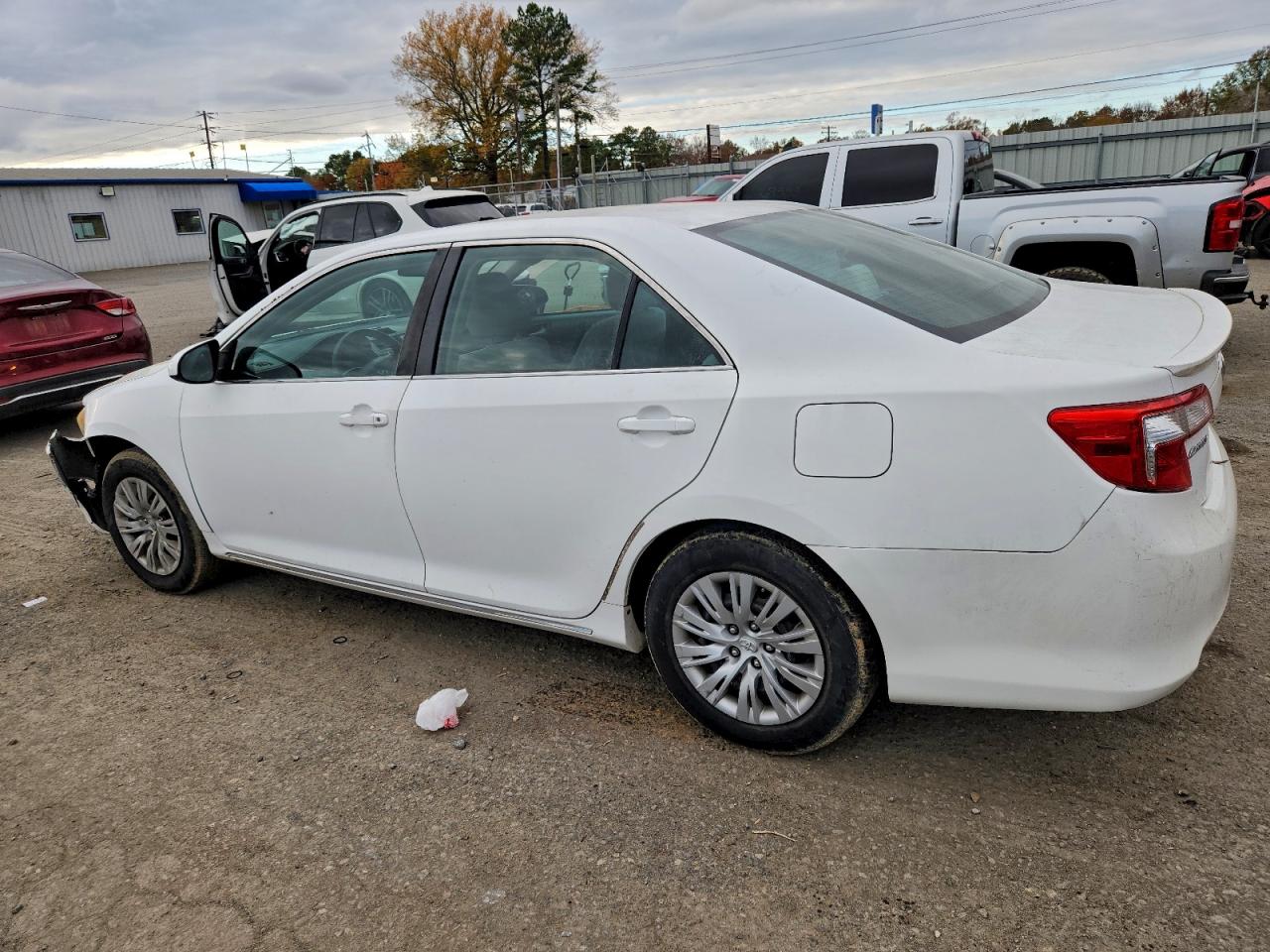 2012 TOYOTA CAMRY BASE photo 5
