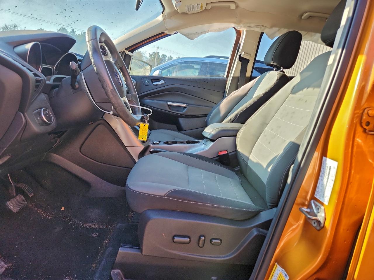 2016 FORD ESCAPE SE photo 7