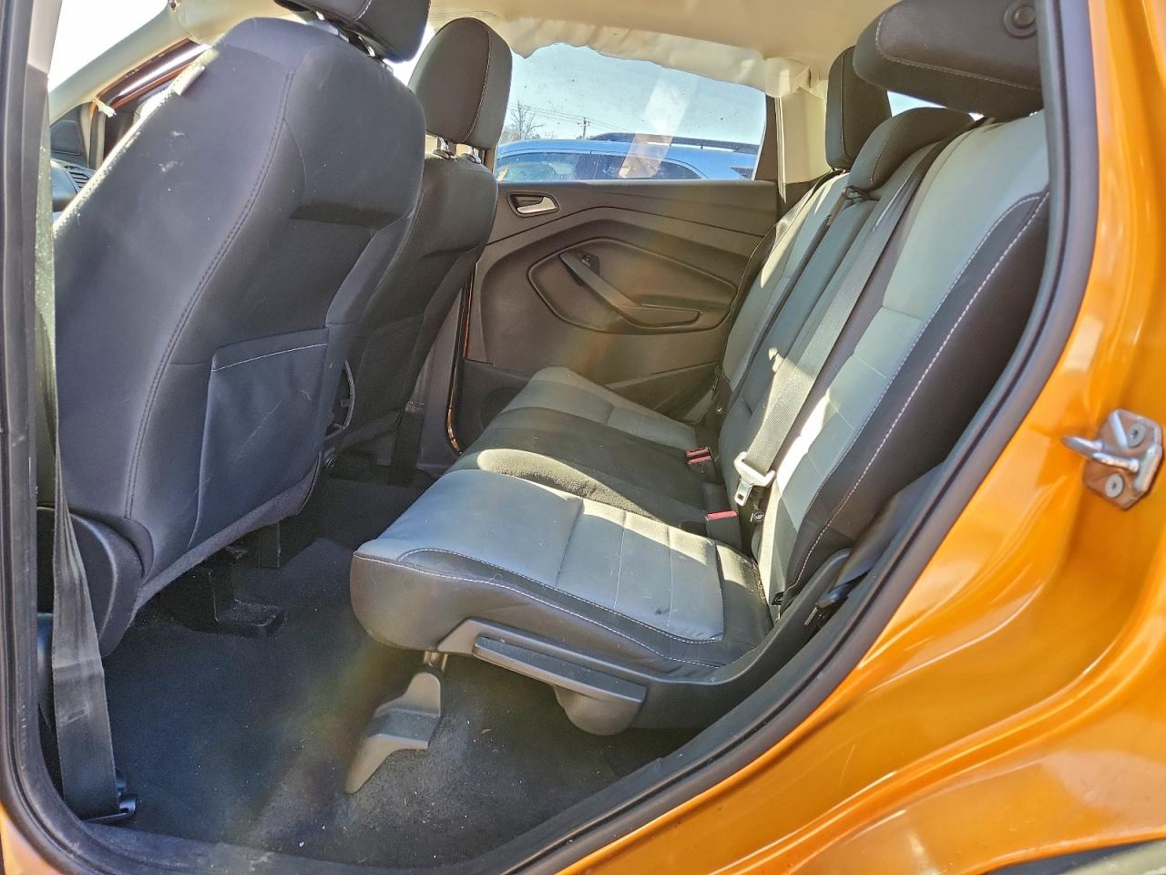2016 FORD ESCAPE SE photo 11