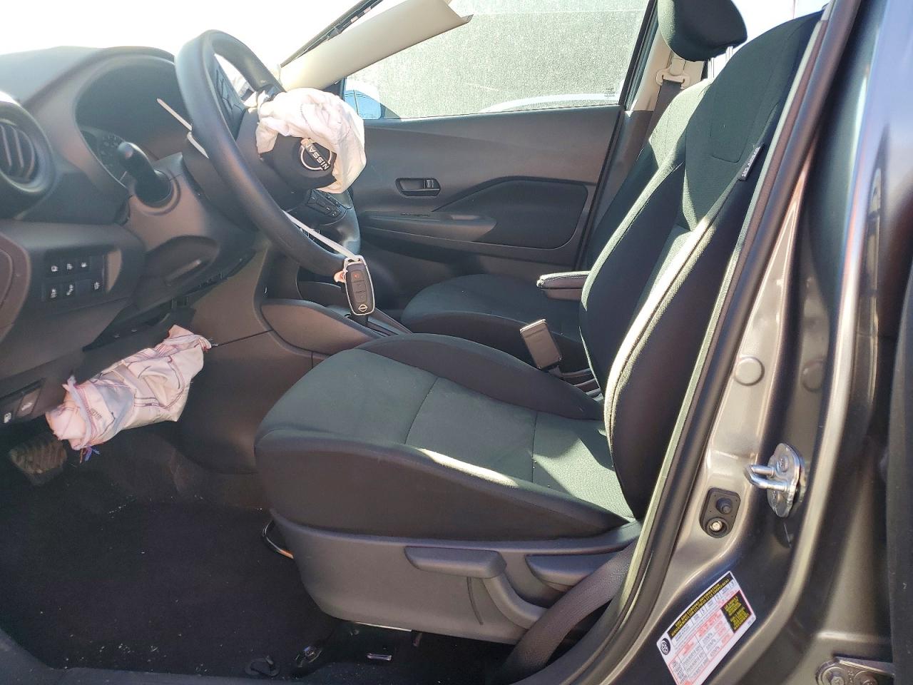 2023 NISSAN KICKS S photo 19