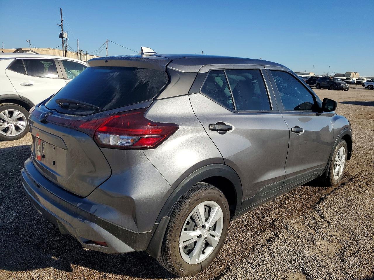 2023 NISSAN KICKS S photo 7