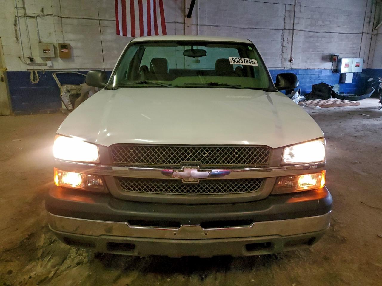2004 CHEVROLET SILVERADO C1500 photo 5