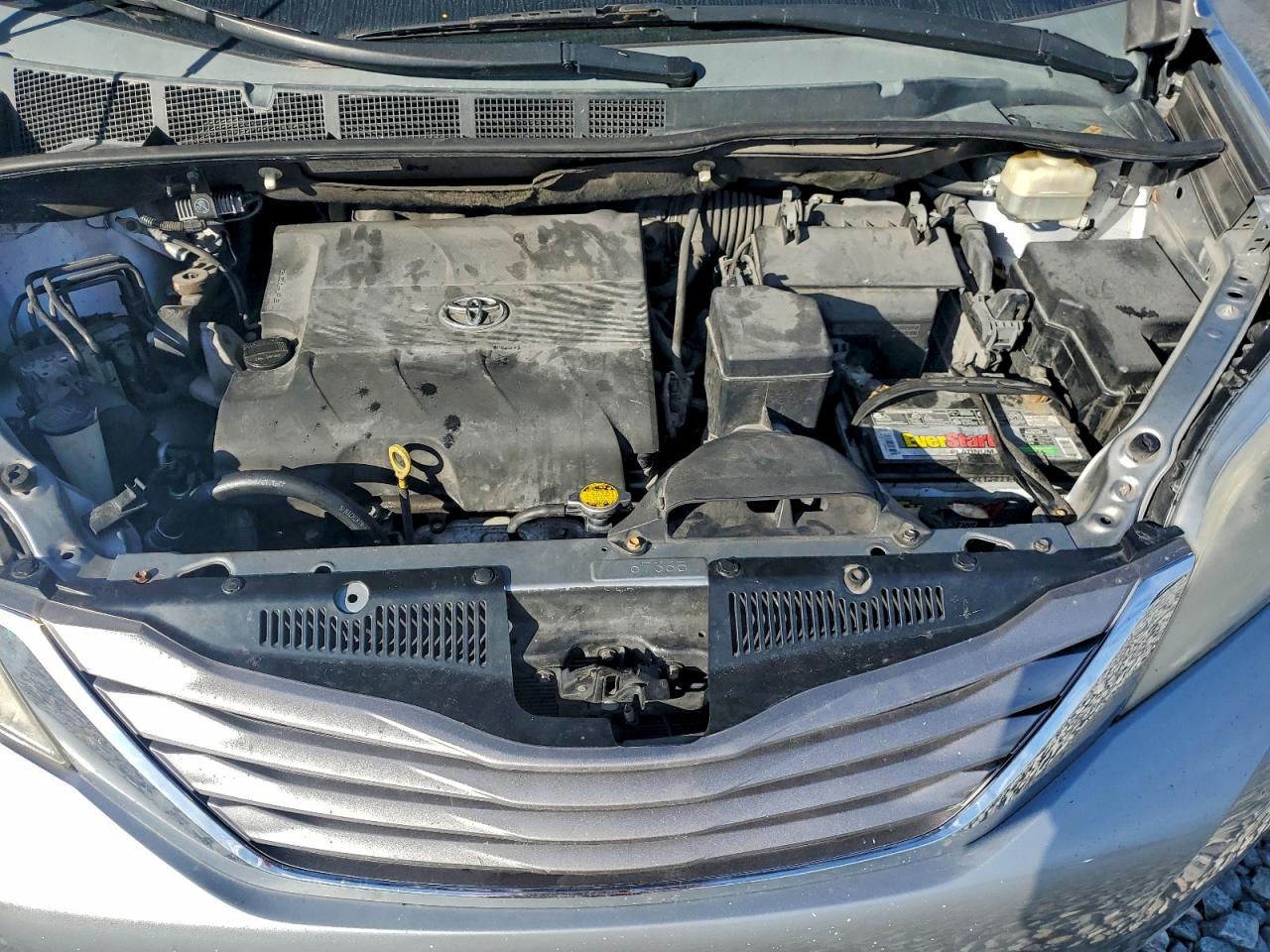 2015 TOYOTA SIENNA XLE photo 45