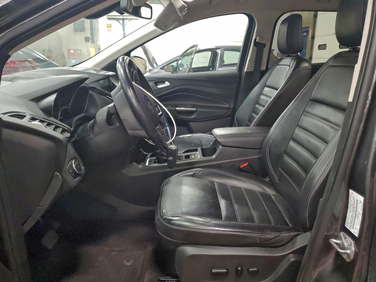 2019 FORD ESCAPE TITANIUM photo 19