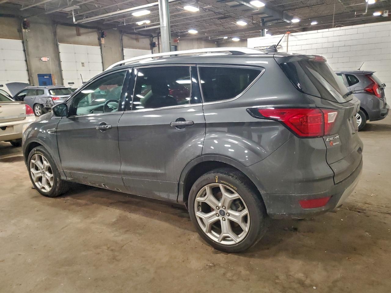 2019 FORD ESCAPE TITANIUM photo 4