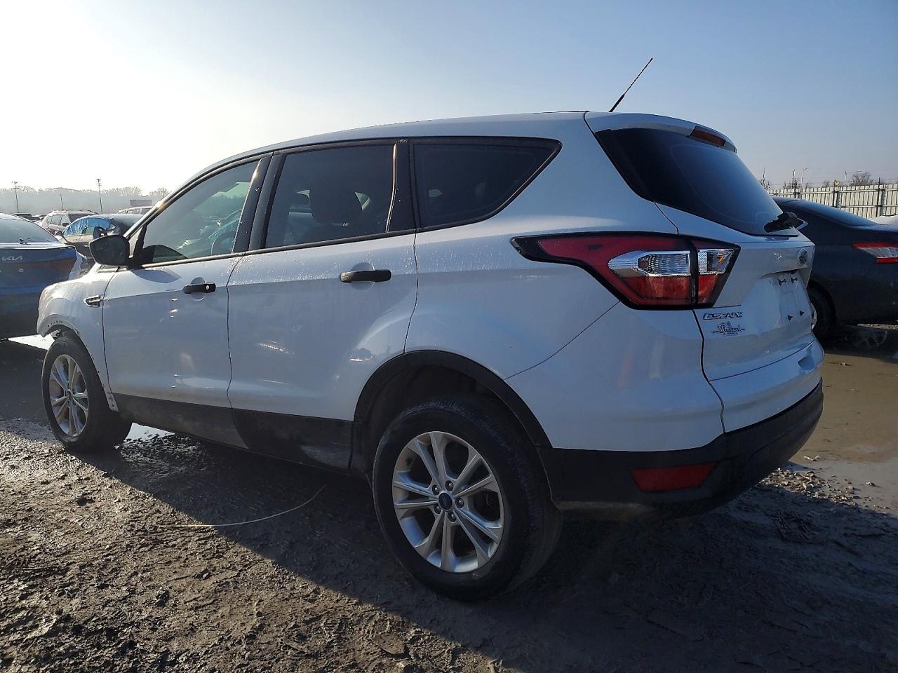 2017 FORD ESCAPE S photo 4