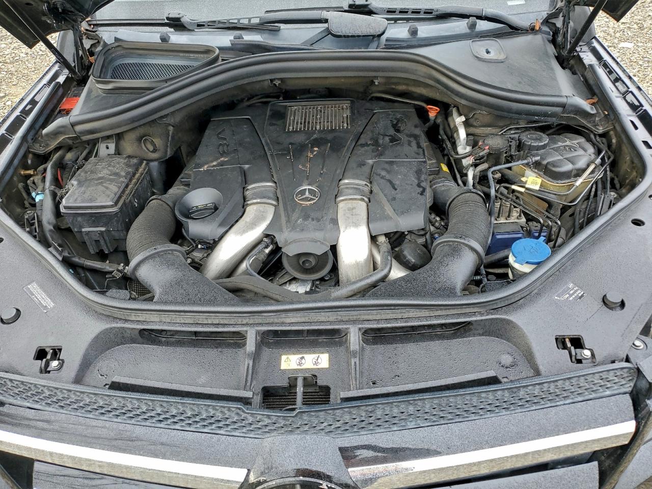 2015 MERCEDES-BENZ GL 550 4MATIC photo 23
