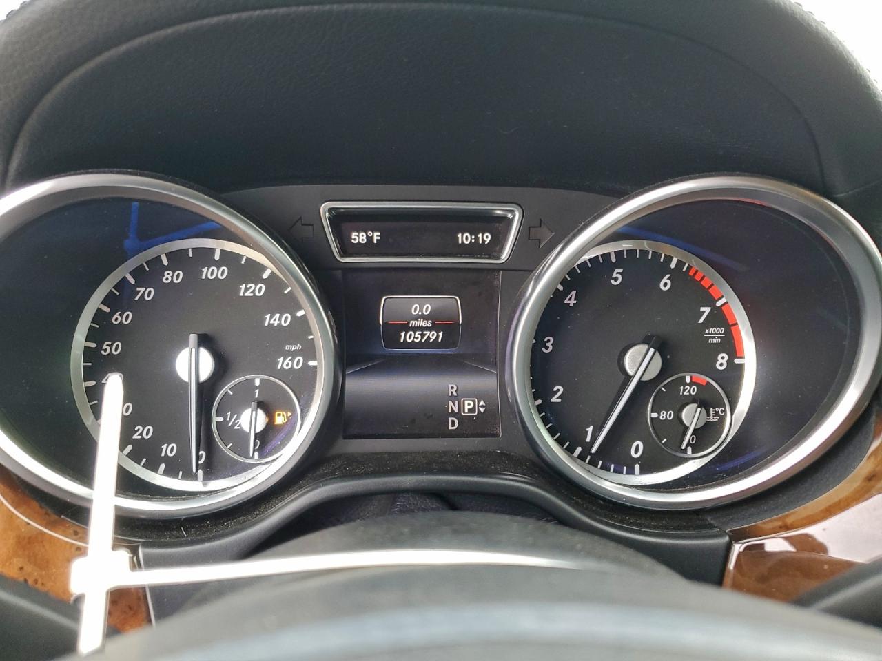 2015 MERCEDES-BENZ GL 550 4MATIC photo 17
