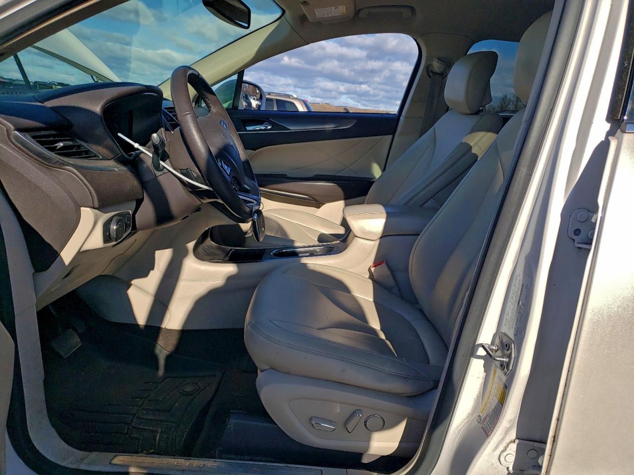 2017 LINCOLN MKC PREMIERE photo 13
