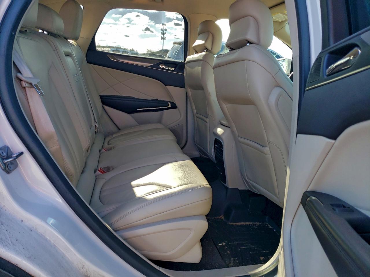 2017 LINCOLN MKC PREMIERE photo 21
