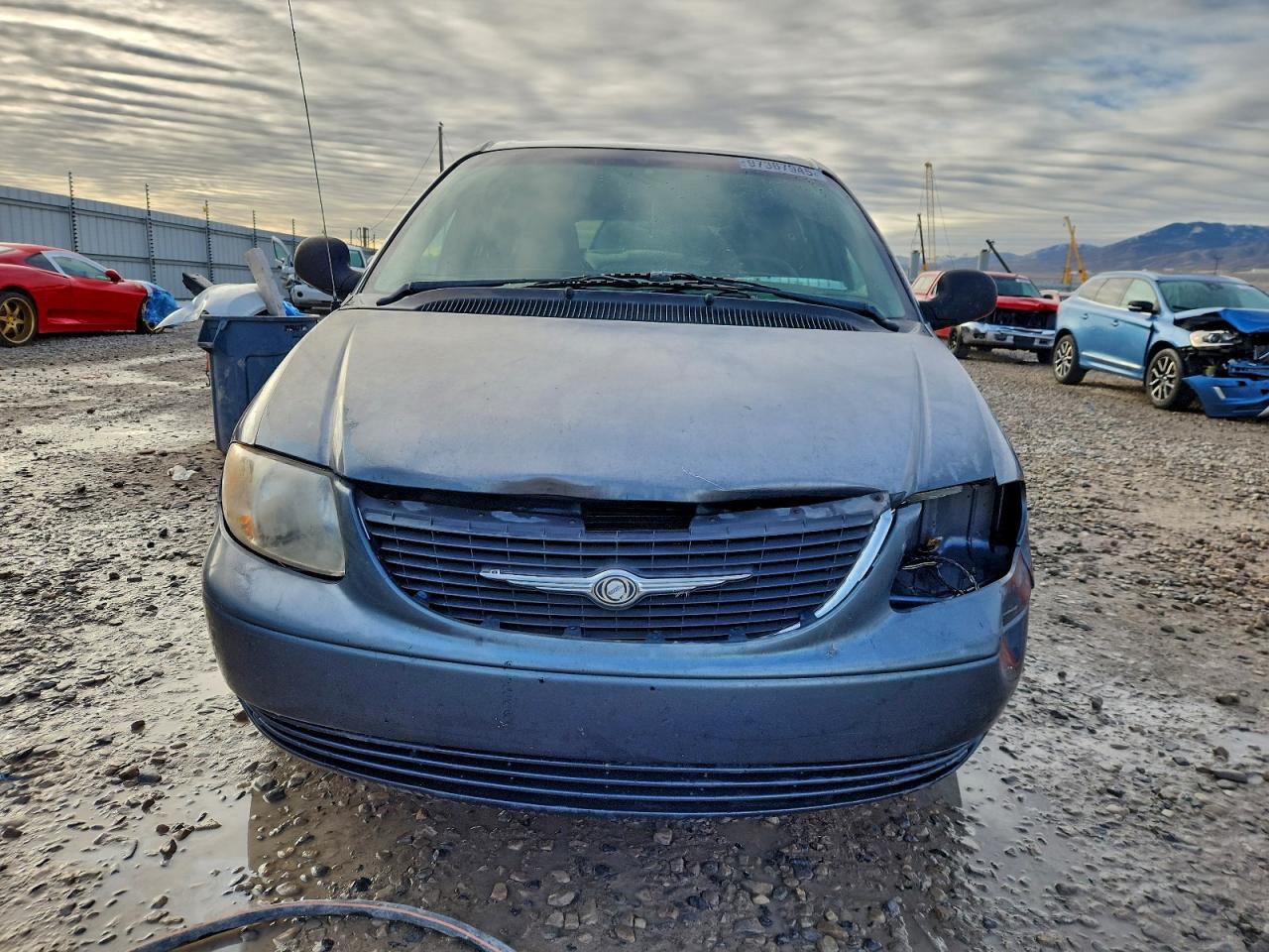 2002 CHRYSLER TOWN & COUNTRY LX photo 9