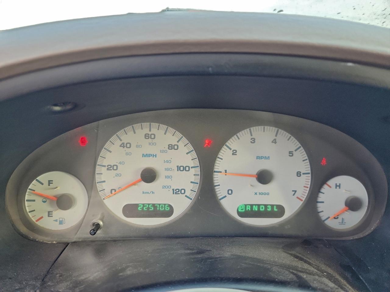 2002 CHRYSLER TOWN & COUNTRY LX photo 17