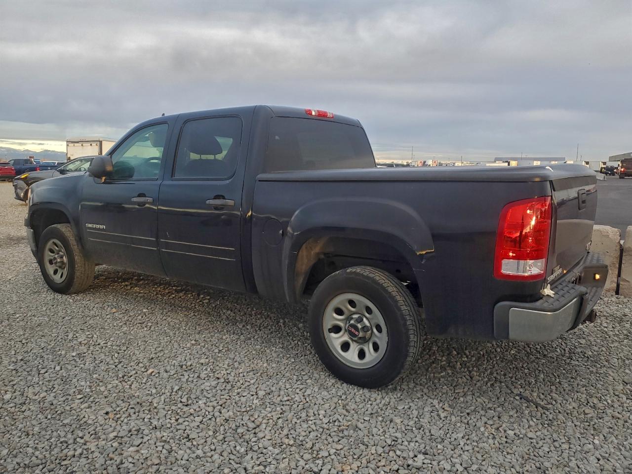2012 GMC SIERRA C1500 SL photo 2
