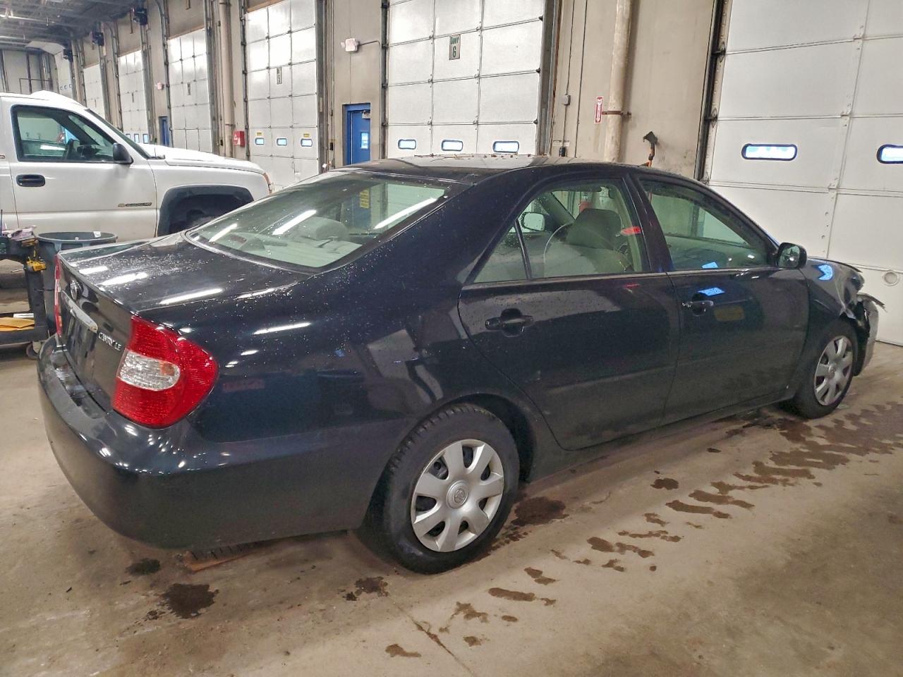 2004 TOYOTA CAMRY LE photo 7