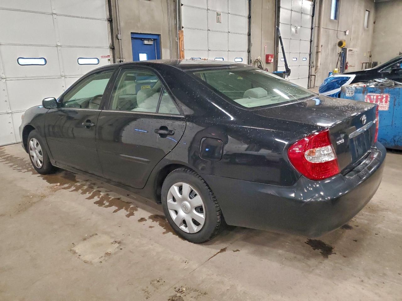 2004 TOYOTA CAMRY LE photo 4