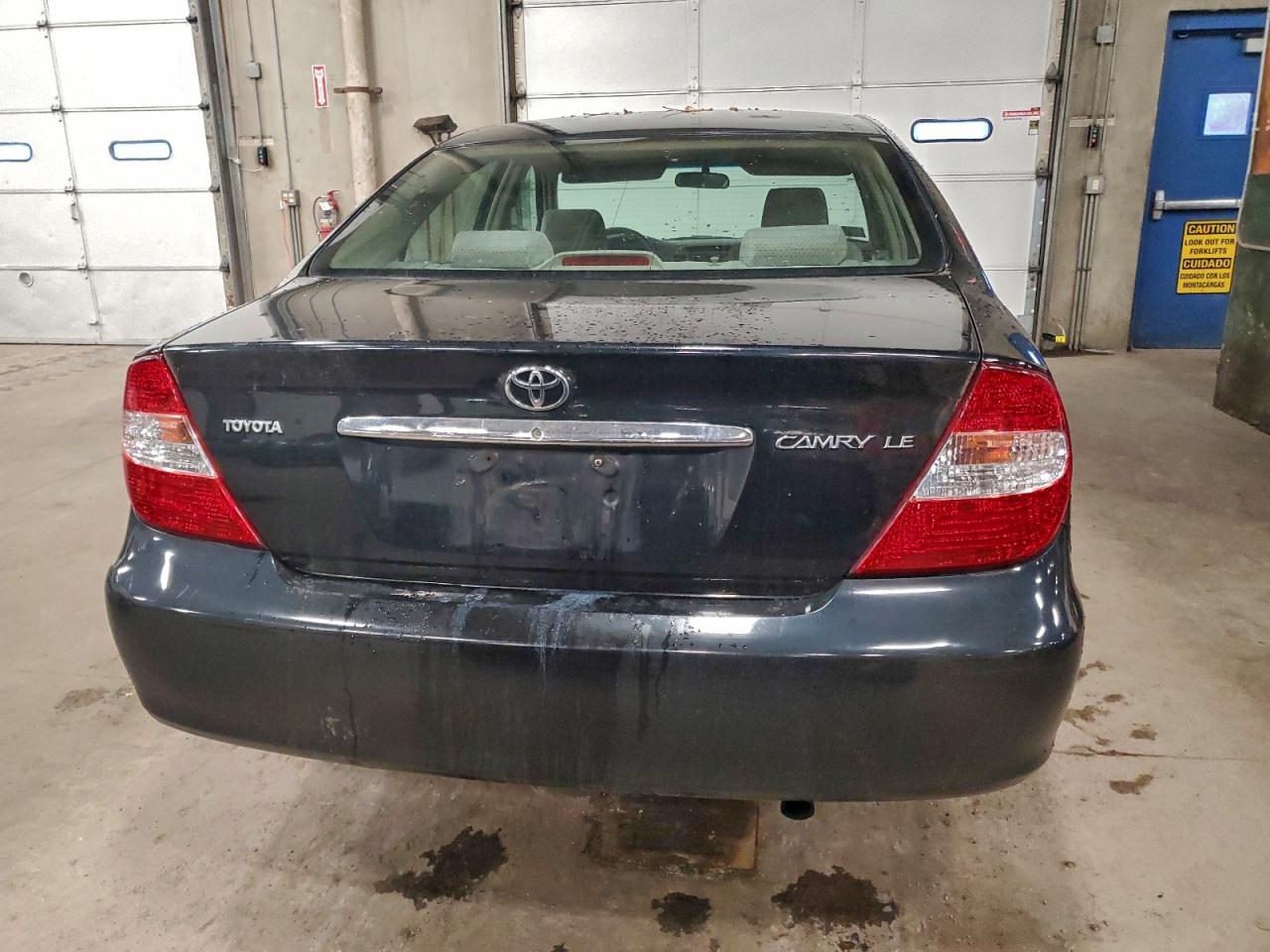 2004 TOYOTA CAMRY LE photo 16