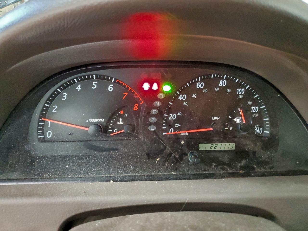2004 TOYOTA CAMRY LE photo 25