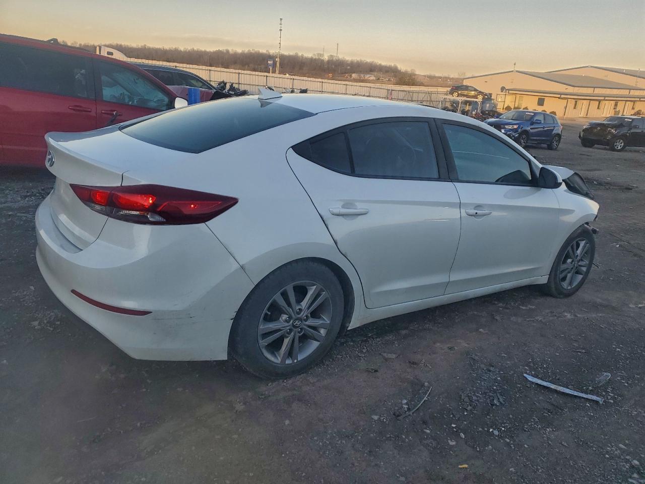2017 HYUNDAI ELANTRA SE photo 3