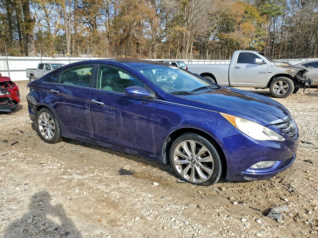 2013 HYUNDAI SONATA SE photo 4