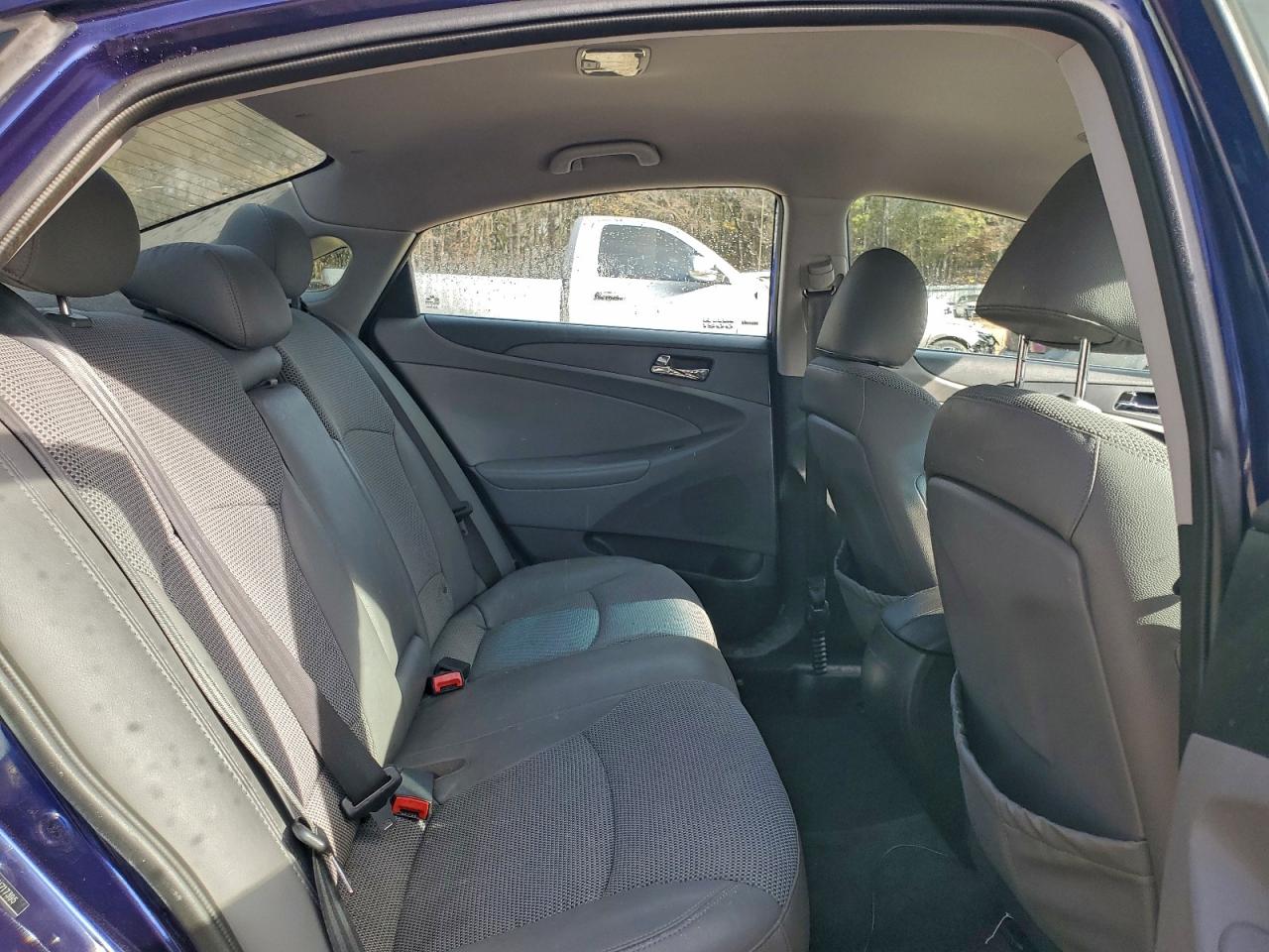 2013 HYUNDAI SONATA SE photo 10