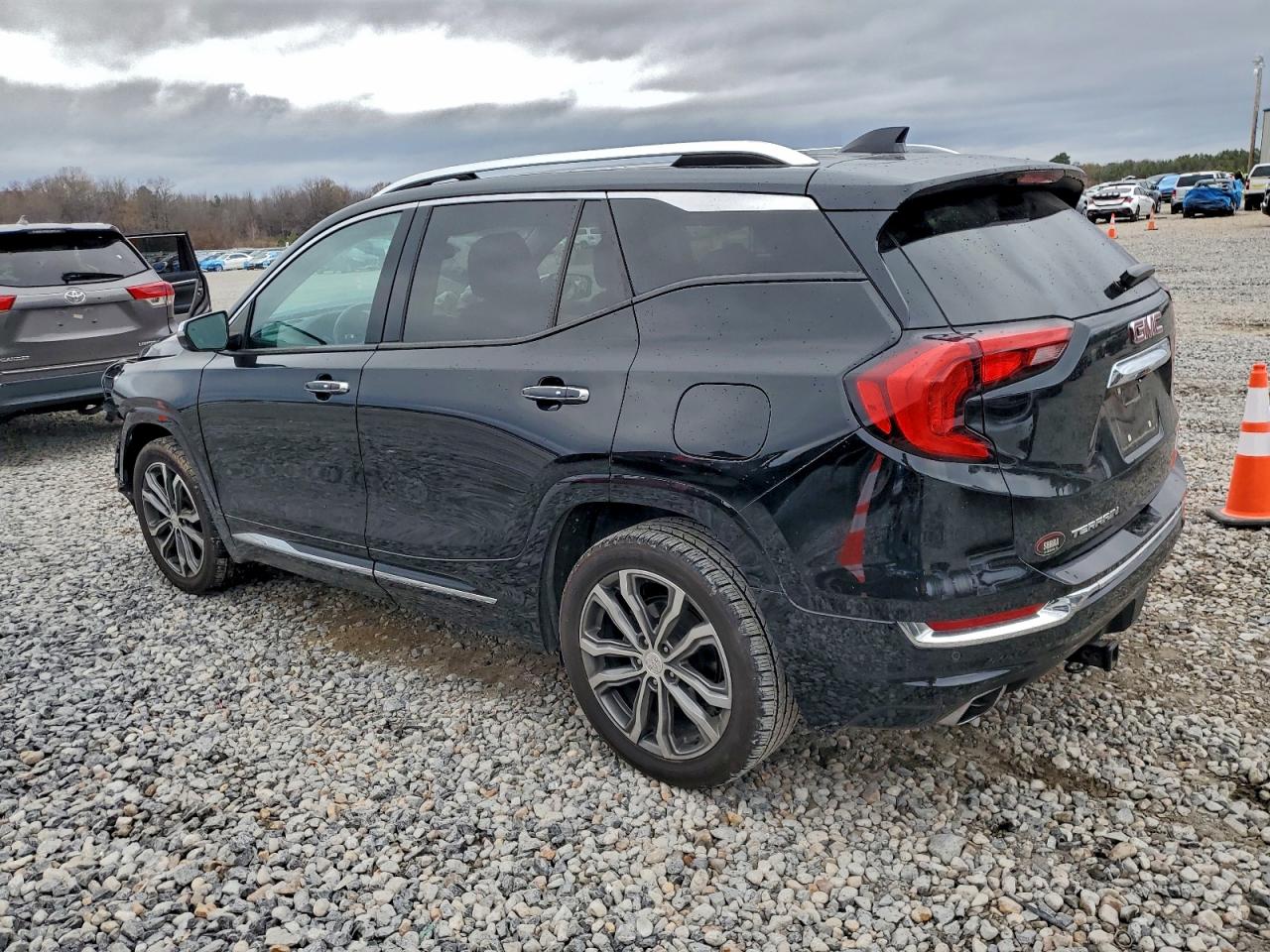 2020 GMC TERRAIN DENALI photo 4