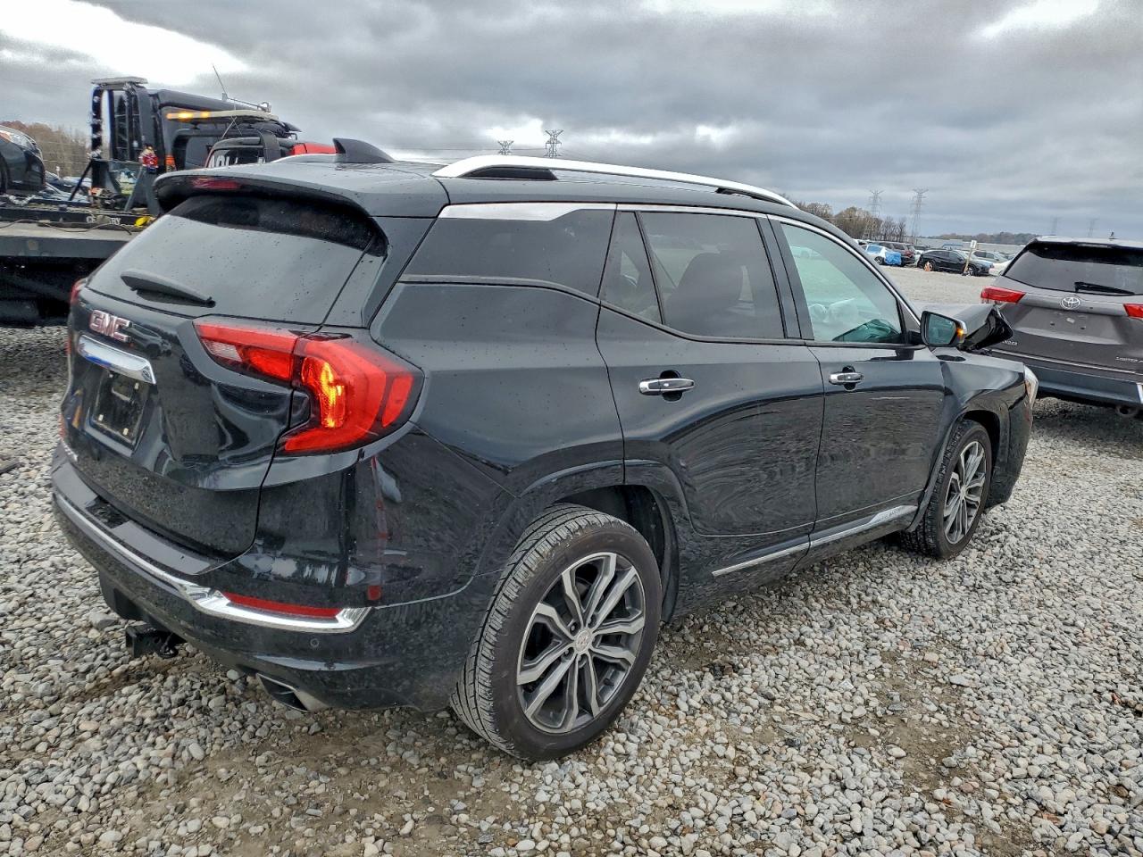 2020 GMC TERRAIN DENALI photo 7