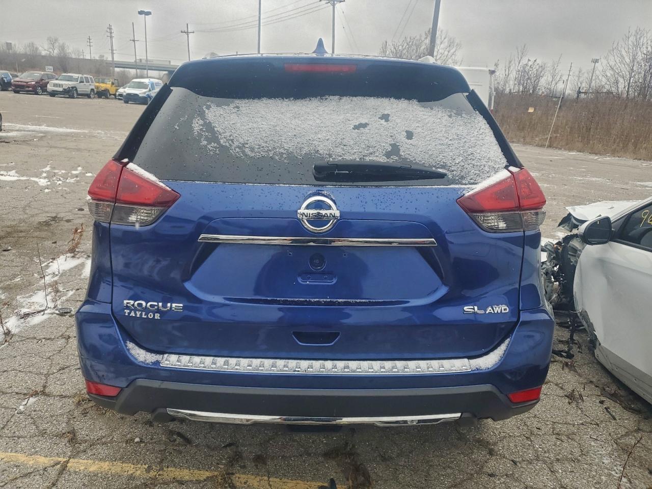 2018 NISSAN ROGUE S photo 11