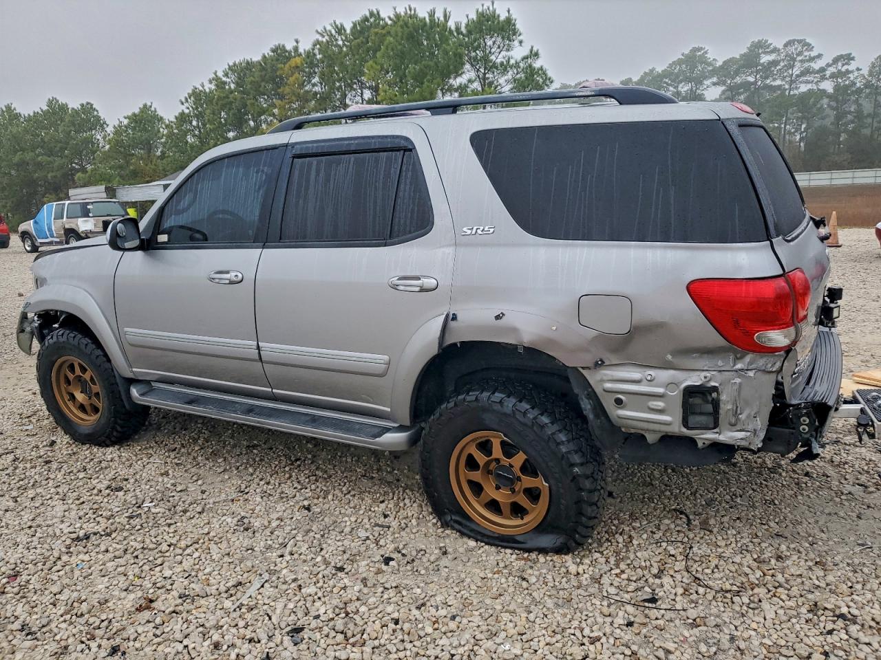 2005 TOYOTA SEQUOIA SR5 photo 3